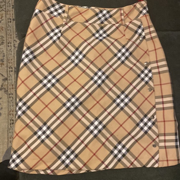 Burberry - Picture 6 of 6